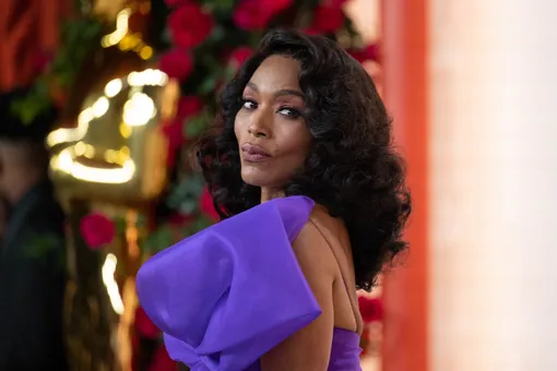 Реакция звезды сериала «9-1-1» Анджелы Бассетт на то, что «Оскар» достался не ей, разделила соцсети Реакция звезды сериала «9-1-1» Анджелы Бассетт на то, что «Оскар» достался не ей, разделила соцсети