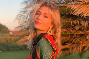 «Вся в маму»: 19-летняя дочь Веры Брежневой поделилась снимками в купальнике