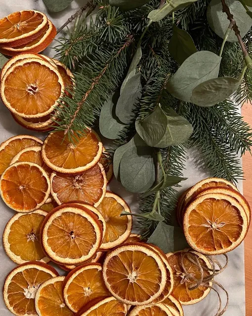 как украсить ель в 2026 году