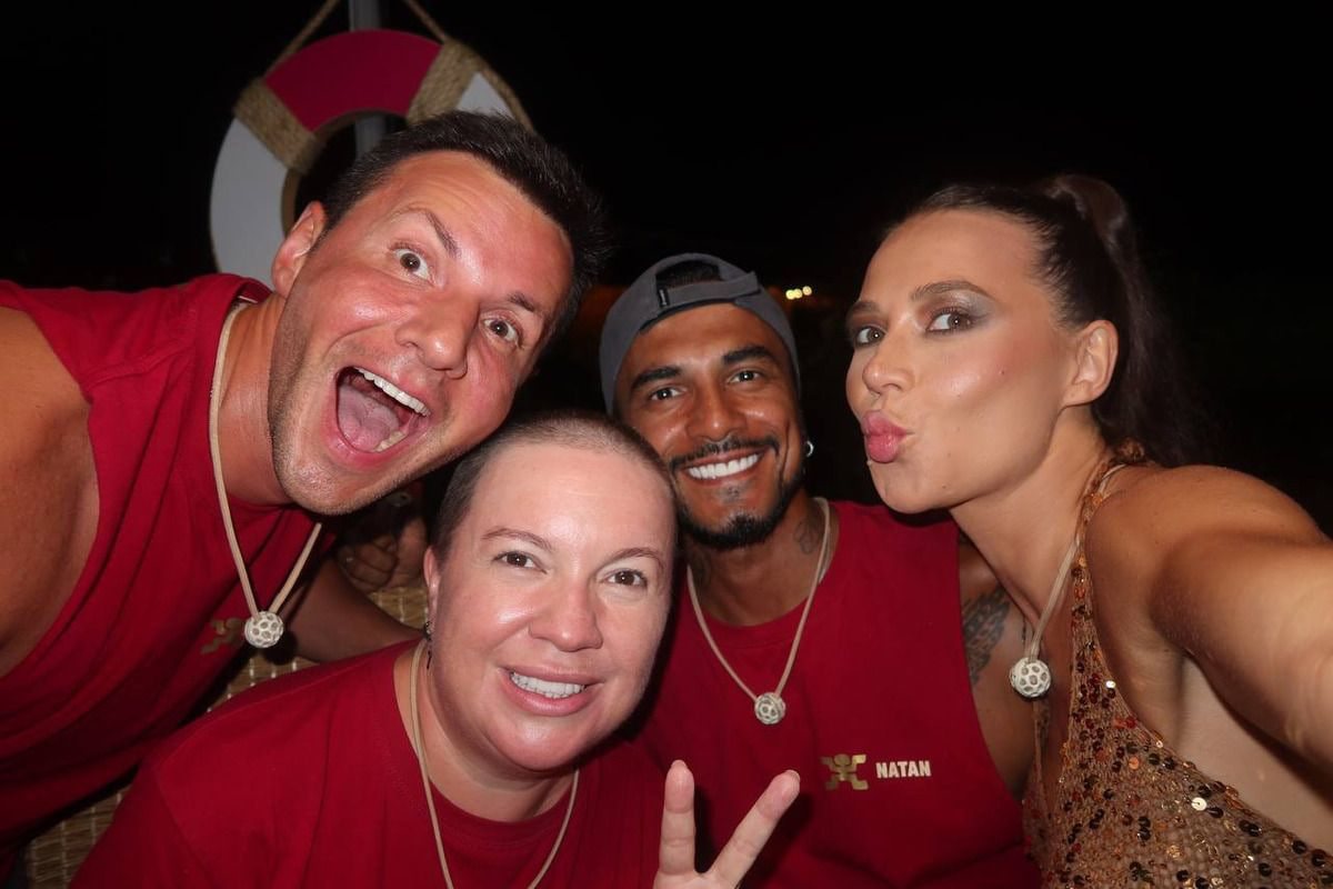 Жарқылы бар бишілердің суреттері