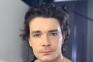 Максим Матвеев показал архивное фото с бабушкой и дедушкой