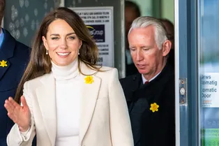 «Всего за 2000 рублей»: Кейт Миддлтон вышла в свет в слишком бюджетной юбке из масс-маркета