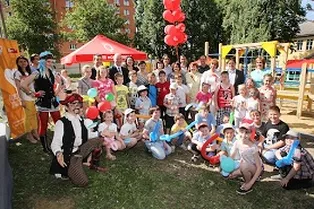 Фонд «Обнаженные сердца» открыл новую детскую площадку в Туле