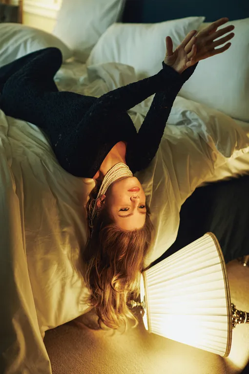 Платье, MAX MARA (Bosco Family); ожерелье, MAAG Платье, MAX MARA (Bosco Family); ожерелье, MAAG