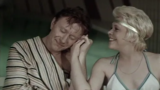 Андрей Миронов и Татьяна Догилева, кадр из фильма «Блондинка за углом» Андрей Миронов и Татьяна Догилева, кадр из фильма Блондинка за углом