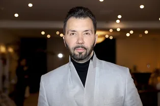 Экс-солист группы «Чай вдвоём» Денис Клявер поздравил жену с годовщиной свадьбы