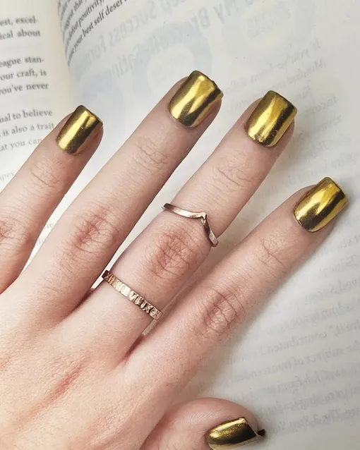 Золотой хром на короткие ногти Золотой хром на короткие ногти