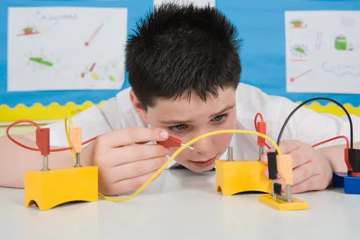 «Трогал за всё»: учителя элитной школы при МГУ обвинили в совращении учеников «Трогал за всё»: учителя элитной школы при МГУ обвинили в совращении учеников