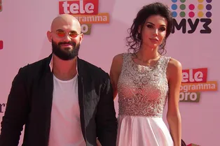 «Принцессы и королевы»: Оксана Самойлова показала мать и дочерей на одном фото