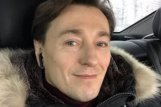 «Как похож»: Сергей Безруков выложил фото с мамой