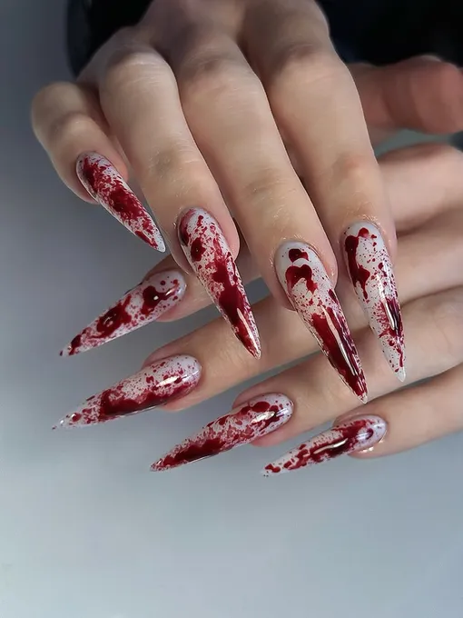 Кровавые ногти на Хеллоуин 2025 года