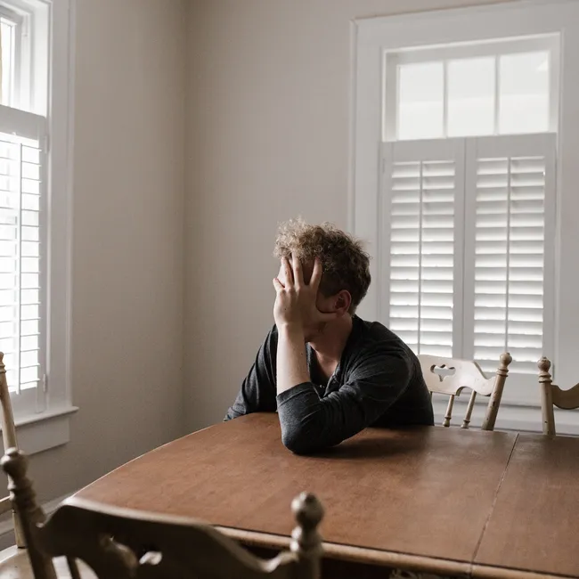 Как избежать инвалидности и осложнений: врач о психическом здоровье