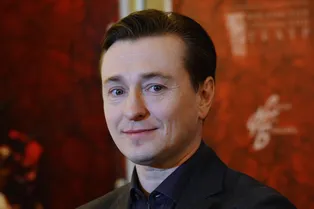 «Шикарная пара»: Сергей Безруков впервые за долгое время выложил фото с женой