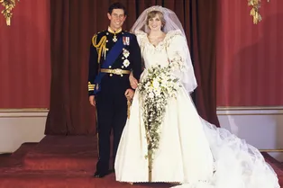 Тайна невесты: какое секретное послание скрывали свадебные туфли принцессы Дианы