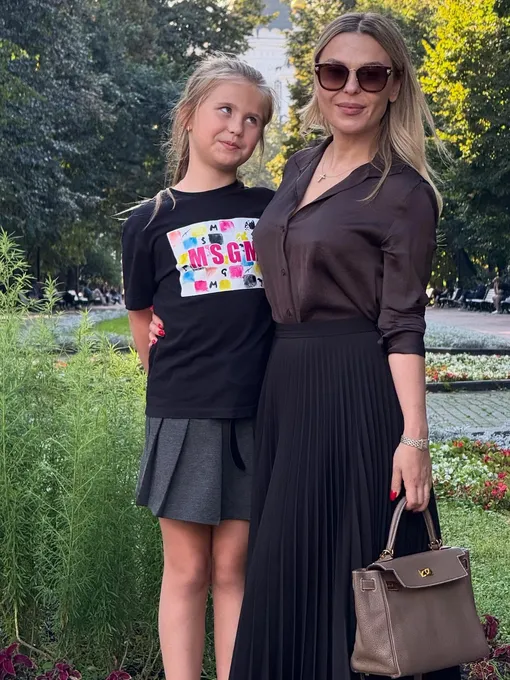 Пелагея с дочерью Таисией Пелагея с дочерью Таисией