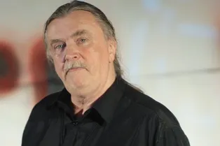 Умер продюсер Андрей Тропилло, записавший первые альбомы «Кино», «Алисы» и других легендарных рок-групп Умер продюсер Андрей Тропилло, записавший первые альбомы «Кино», «Алисы» и других легендарных рок-групп