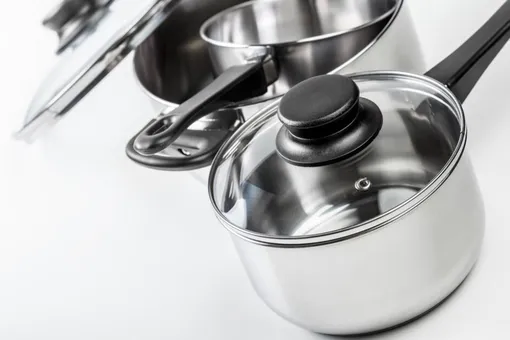 Кастрюли и сковородки никогда не будут лишними в хозяйстве