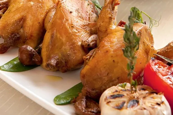 Перепелки, фаршированные белыми грибами