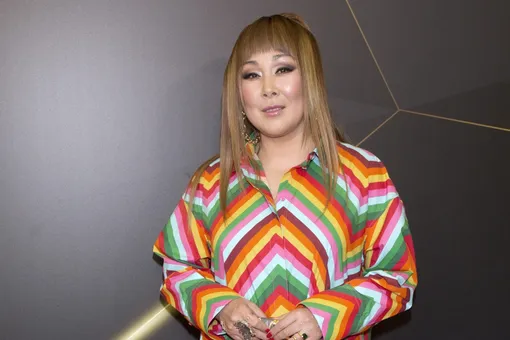 «Такие тёплые отношения»: Анита Цой выложила видео с мужем и свекровью во время воскресного обеда «Такие тёплые отношения»: Анита Цой выложила видео с мужем и свекровью во время воскресного обеда