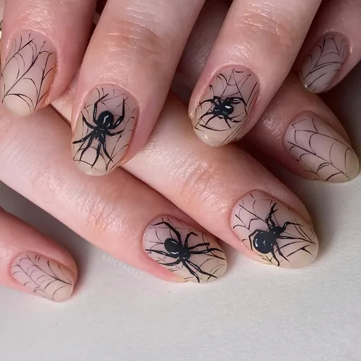 Маникюр на Хеллоуин 2025 года с пауками и паутиной