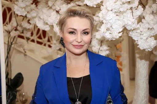 «Так вот на кого похожи глазки моей доченьки»: Катя Лель показала себя в школьной форме «Так вот на кого похожи глазки моей доченьки»: Катя Лель показала себя в школьной форме