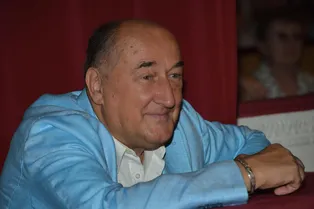 Вдова Бориса Клюева показала, как выглядит памятник на могиле актёра