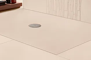 Элегантно и точно по размеру – высококачественные душевые поддоны для любого интерьера Элегантно и точно по размеру – высококачественные душевые поддоны для любого интерьера