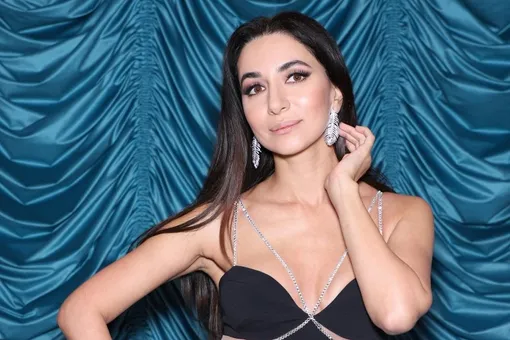 «Похожи даже». Зара показала яркое совместное фото с певицей Славой «Похожи даже». Зара показала яркое совместное фото с певицей Славой