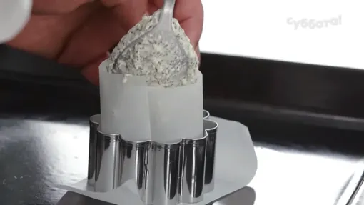 Немецкий маковый пирог с творогом и соусом из сметаны Немецкий маковый пирог с творогом и соусом из сметаны