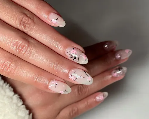 Нежная сакура Маникюр на 8 марта 2026