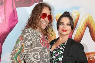 Наташа Королёва босиком сыграла новую свадьбу с Тарзаном