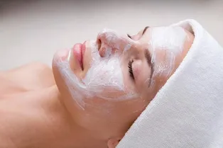 Косметологи призывают прекратить распаривать лицо — и вот почему