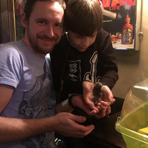 Муж Елены Ваенги Роман Садырбаев и сын Иван Муж Елены Ваенги Роман Садырбаев и сын Иван