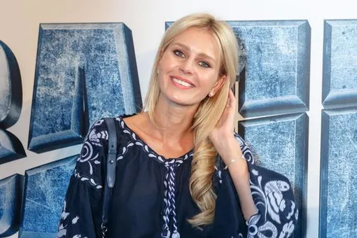 «Где это место?» Екатерина Кузнецова позирует в мини-бикини «Где это место?» Екатерина Кузнецова позирует в мини-бикини