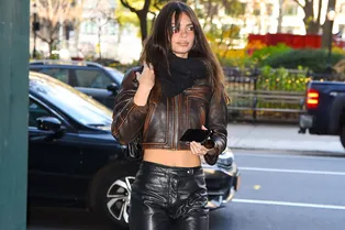 Какие брюки будут в тренде в 2023 году: 10 моделей от российских дизайнеров, которые стоит купить уже сейчас Какие брюки будут в тренде в 2023 году: 10 моделей от российских дизайнеров, которые стоит купить уже сейчас