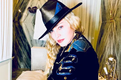 60-летняя Мадонна превратилась в брюнетку и стала похожа на Ларису Гузееву 60-летняя Мадонна превратилась в брюнетку и стала похожа на Ларису Гузееву