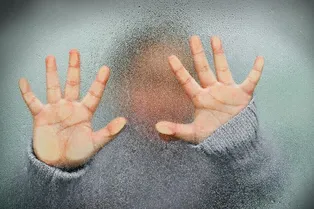 Полиция нашла женщину, оставившую двухлетнюю дочь в московской поликлинике