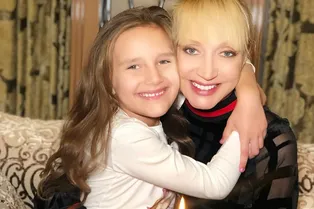 «У меня тоже было такое платье»: Кристина Орбакайте поделилась детской фотографией