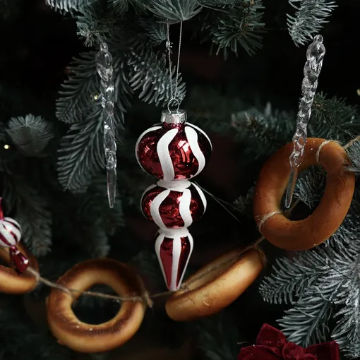 Гирлянда из баранок — простое и стильное украшение для новогодней елки, которое можно сделать своими руками.