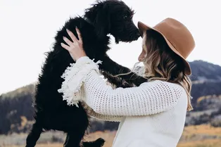 Девушка искала в приюте замену пропавшей собаке, а нашла невероятный сюрприз Девушка искала в приюте замену пропавшей собаке, а нашла невероятный сюрприз