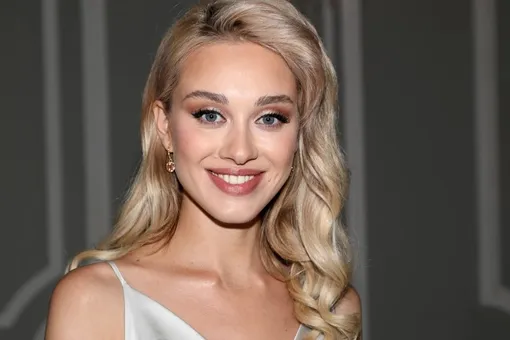 «Добрая красота»: Юлия Франц в нежном образе собирает комплименты «Добрая красота»: Юлия Франц в нежном образе собирает комплименты