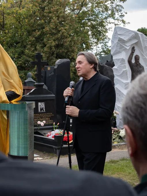 Константин Эрнст на открытии памятника Маслякову