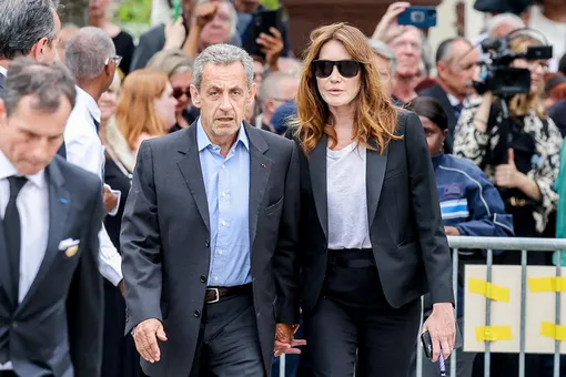 Карла Бруни в шоке: экс-президента Франции Николя Саркози приговорили к 5 годам тюрьмы