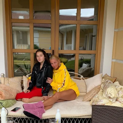 Анастасия Волочкова с дочерью Анастасия Волочкова с дочерью