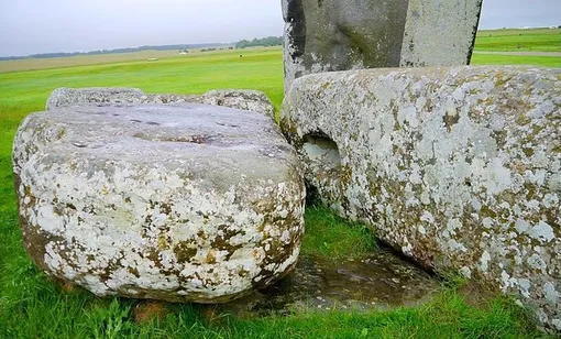 Ученые выяснили, что голубой валун в Стоунхендж доставили люди Ученые выяснили, что голубой валун в Стоунхендж доставили люди