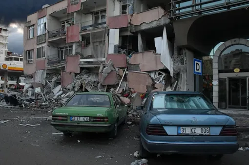 Почти три десятка человек были ранены во время землетрясения, один погиб