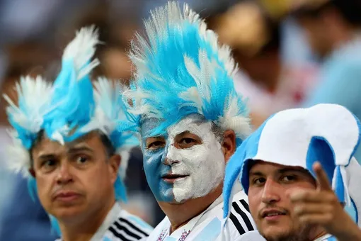 Аргентинского болельщика лишили права посещать ЧМ за оскорбление русской девушки Аргентинского болельщика лишили права посещать ЧМ за оскорбление русской девушки