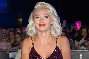 «Пропала грудь 3 размера»: Настя Ивлеева сделала про себя мемы