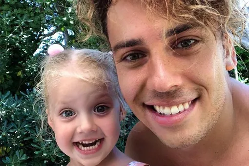 «Пластика, как у Борисовны»: Максим Галкин поделился забавным видео дочери Лизы «Пластика, как у Борисовны»: Максим Галкин поделился забавным видео дочери Лизы