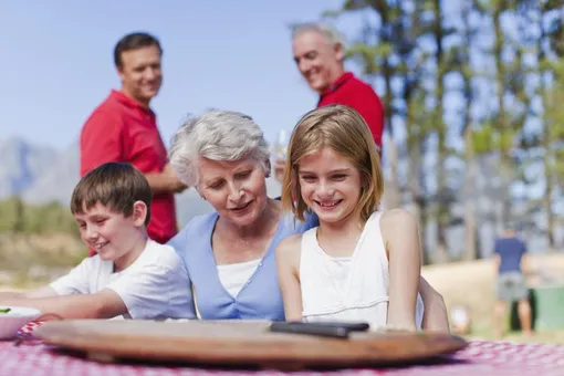 бабушка и внуки бабушка и внуки